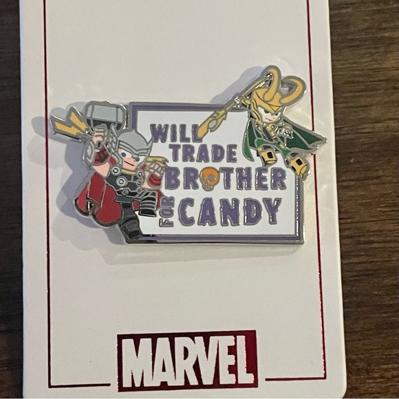Disney Marvel Halloween Pin - Picture 3 of 3